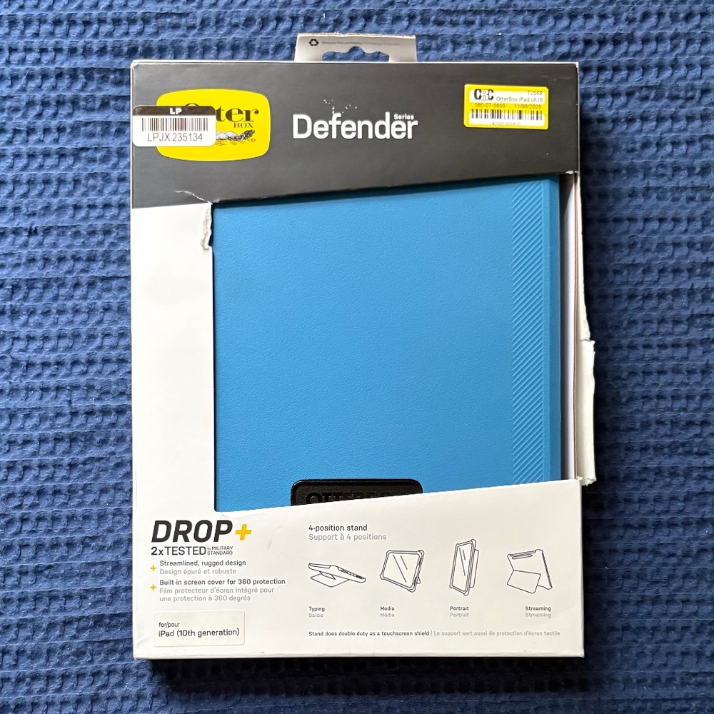 OtterBox iPad (10th gen) Defender Series Case - Aqua